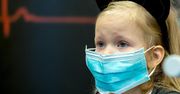 Dzieci mogą chorować nawet po trzech tygodniach od stwierdzenia SARS-CoV-2