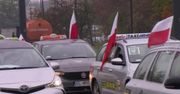 “Nie zostaliśmy uwzględnieni w branżowej tarczy antykryzysowej”. Protest taksówkarzy w Łodzi