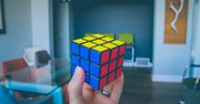 Czterdzieste urodziny kostki Rubika uczczono… zawodami online