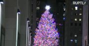 Choinka przy Rockefeller Centre w Nowym Jorku już świeci. Dostęp ograniczony z powodu epidemii