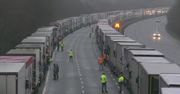 Długa kolejka tirów w Dover. Czekają na wyjazd z Wielkiej Brytanii