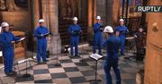 Chórzyści w hełmach zaśpiewali kolędy w katedrze Notre-Dame. Pierwszy taki koncert od pożaru