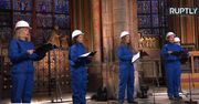 Chórzyści w hełmach zaśpiewali kolędy w katedrze Notre-Dame. Pierwszy taki koncert od pożaru