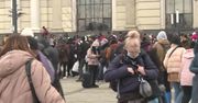 Przepełnione pociągi ze Lwowa docierają do Przemyśla. 100-kilometrowa podróż trwa nawet 15 godzin
