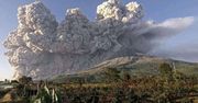 Erupcja wulkanu Sinabung na Sumatrze.