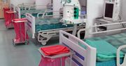 Tymczasowy szpital wojskowy w bazie lotniczej na warszawskim Okęciu gotowy do przyjęcia pacjentów.