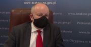 Pobił metalową pałką dwóch chłopców, jeden zmarł. Krakowska prokuratura postawiła zarzuty 42-latkowi