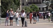 Bez maseczek we Francji. Rząd luzuje obostrzenia i zapowiada zniesienie godziny policyjnej.