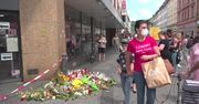 Atak nożownika w Bawarii. Mieszkańcy Wuerzburga kładą kwiaty i znicze na miejscu tragedii