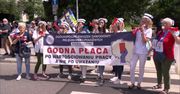 “Nie ma medyków, nie ma leczenia!” Protest pielęgniarek i położnych przed Sejmem.