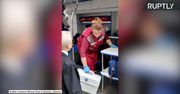Incydent w białoruskim sądzie. Opozycyjny aktywista próbował przebić sobie gardło długopisem.