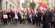 “Jestem przeciwko deformie edukacji”. Protesty w Dniu Nauczyciela.
