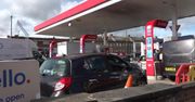 Wielka Brytania ciągle zmaga się z niedoborami paliwa. Wielkie emocje kierowców w kolejce do stacji