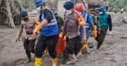 Indonezja: Operacje poszukiwawcze i ratownicze utrudnione przez popiół wulkaniczny po erupcji Mount Semeru