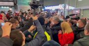 Petro Poroszenko wylądował w Kijowie. Sąd może zdecydować o jego areszcie.