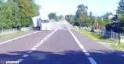 Zjechał nagle na przeciwległy pas i zderzył się z ciężarówką. Kolizja w oku kamery
