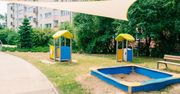 Na placach zabaw powstaną specjalne zadaszenia