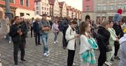 “Wszyscy przeciwko wojnie, wszyscy przeciwko Putinowi”. Protest we Wrocławiu