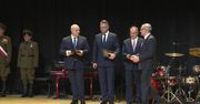 Jacek Sasin z medalem od Poczty Polskiej. “Himalaje absurdu”