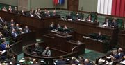 “Ruski agent”. Awantura w Sejmie. Opozycja zerwała kworum przy głosowaniu poprawki Macierewicza