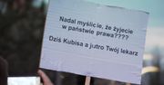 “Dziś dr Kubisa, jutro twój lekarz” – szczecinianki demonstrowały w obronie ginekolog ściganej przez prokuraturę