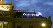 Credit Suisse osiąga najniższy poziom w historii po podwyższeniu oprocentowania depozytów w celu odwrócenia paniki bankowej