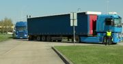 Konwój z ukraińskimi produktami rolnymi dotarł na granicę z Niemcami. Funkcjonariusze KAS zdjęli plomby
