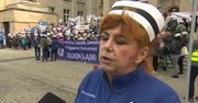 Protest pielęgniarek i położnych w Katowicach. Żądają nowej polityki dotyczącej wynagrodzeń i poprawy warunków pracy