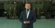 Uroczystość przyjęcia pierwszych amerykańskich systemów HIMARS z udziałem szefa MON w 1. Bazie Lotnictwa Transportowego w Warszawie