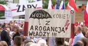 Przewrót na wiecu Tuska we Wrocławiu – Sytuacja eskaluje