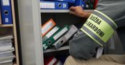 Służby rozbiły grupę przestępczą, która wystawiała puste faktury