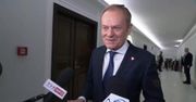 D. Tusk mówi o PiS-ie i nagle przerywa. “Nie, to nie ładnie, cofam”