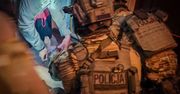 Specgrupa policji rozbiła gangi pseudokibiców: Zatrzymano 23 osoby, zabezpieczono broń i narkotyki