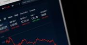 Globalna wyprzedaż akcji uderza w rynki, także w Warszawie: giełdy w czerwieni, inwestorzy w panice