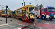 Zderzenie tramwaju z ciężarówką w Łodzi: ranna motornicza, skrzyżowanie zablokowane