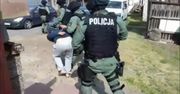 100 policjantów zatrzymało 8 przestępców – VIDEO