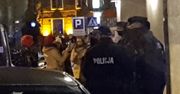 Wieczorna akcja policji pod jednym z pilskich klubów
