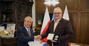 Medal dla Starosty Pilskiego od samorządu pielęgniarek i położnych