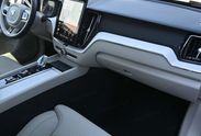 Volvo XC60 B5 AWD Ultra Dark