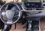 Lexus ES 300h Business Edition
