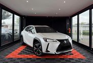 Lexus UX 300h Omotenashi 2.0 Hybrid