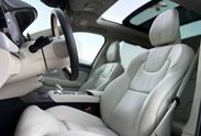 Volvo XC90 T8 AWD Plug-In Hybrid Ultra Bright