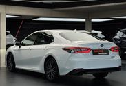 Toyota Camry 2.5 Hybrid Executive CVT