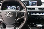 Lexus UX 250h