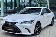 Lexus ES 300h Business Edition