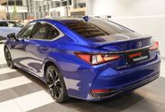 Lexus ES 300h F Sport Design