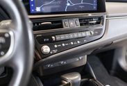 Lexus ES 300h Business Edition