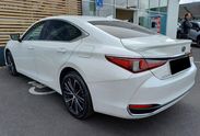 Lexus ES 300h Business Edition 2.5 E-CVT