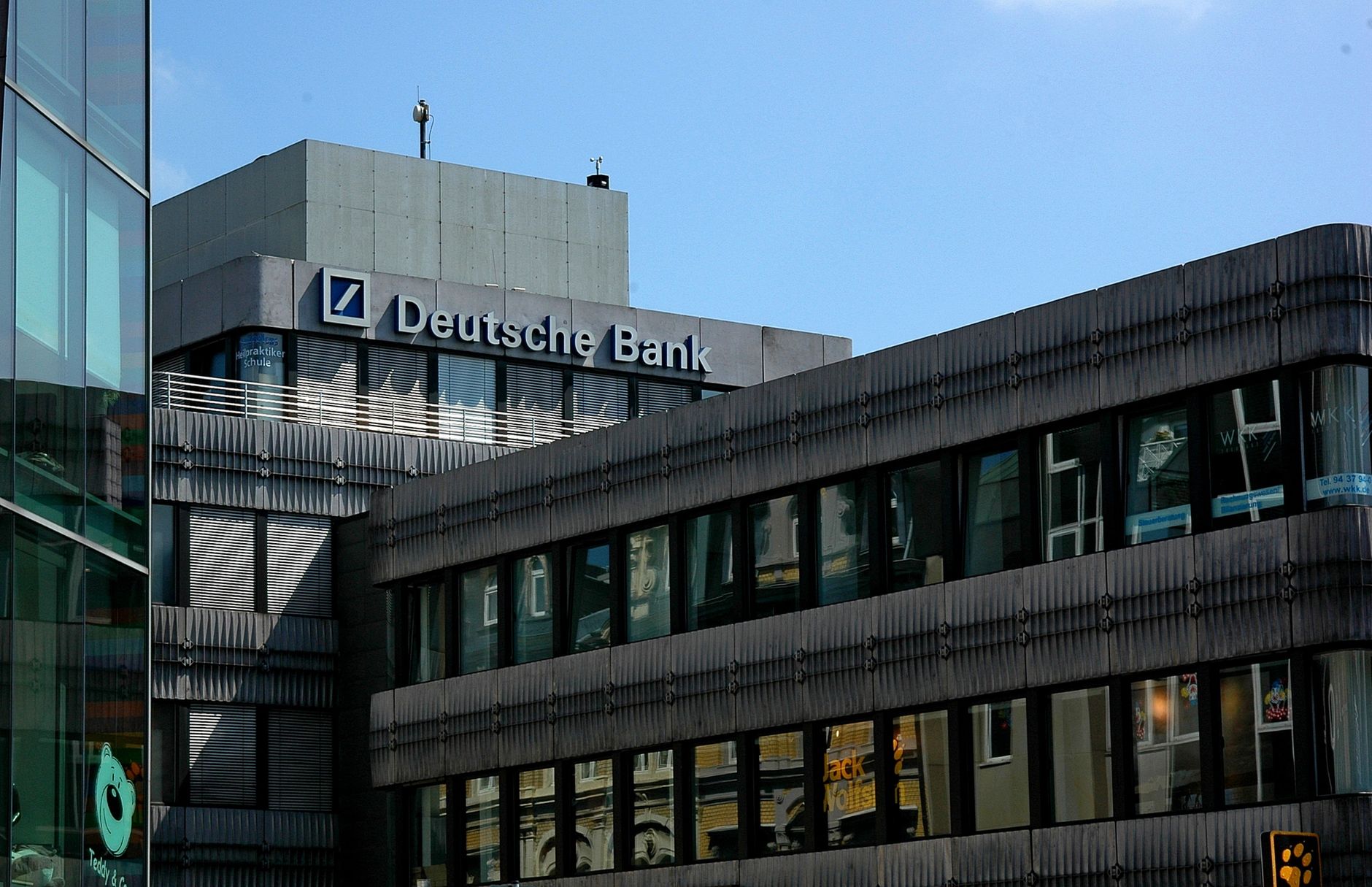Deutsche Bank Z Rekordowa Strata Prezes Zapowiada Wyrzeczenia