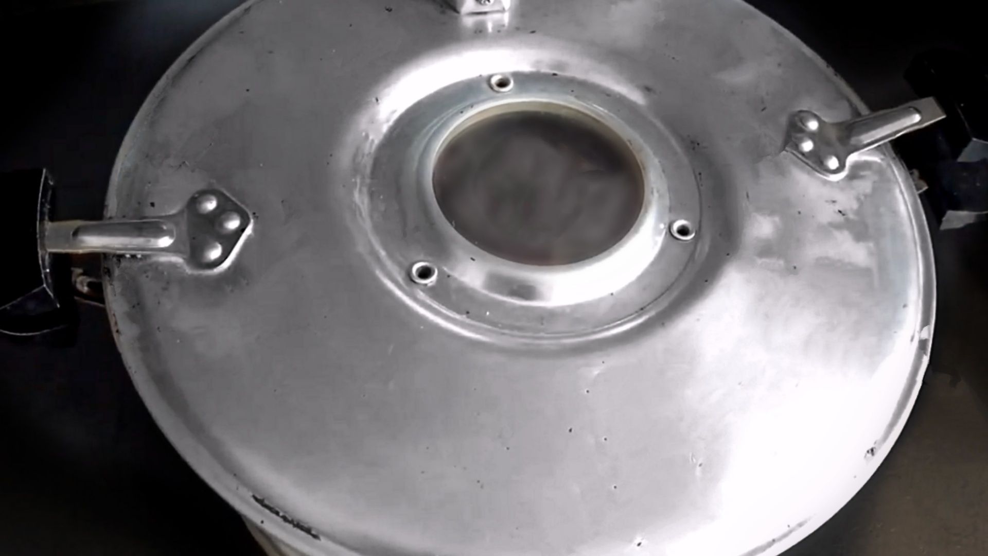 Zapomniany sprzęt z PRL wraca do łask. Mało kto zastanawia się, czy pieczenie w prodiżu jest bezpieczne